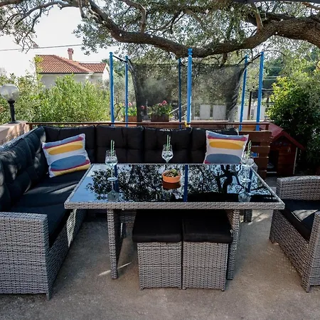 Apartments Tartuga Rab Town
