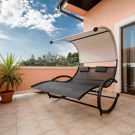 Apartments Tartuga Apartment Rab Town