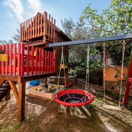 Tartuga Apartman Rab Town