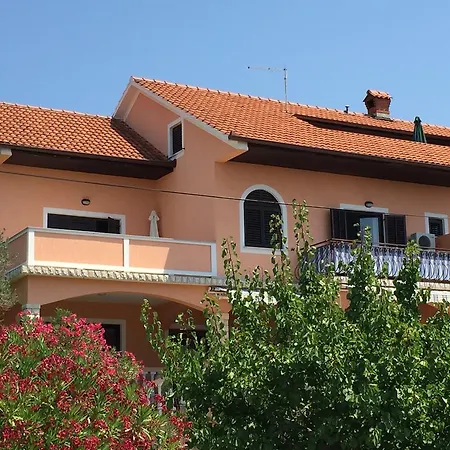 Apartments Tartuga * Rab Town