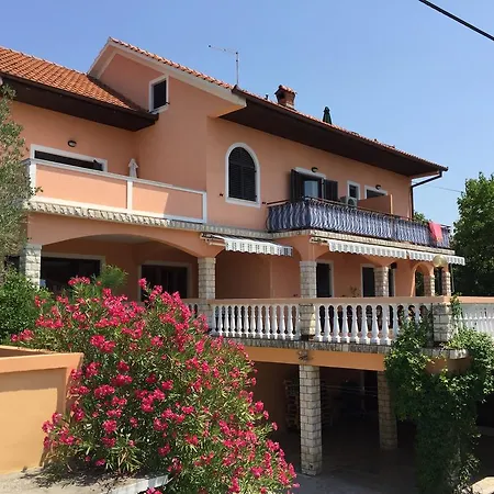 Apartment Apartments Tartuga Rab Town