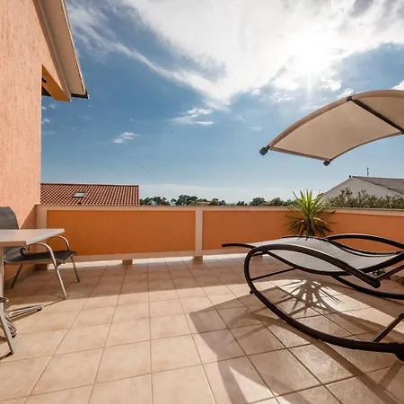 Apartments Tartuga Rab Town
