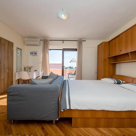Apartments Tartuga Apartment Rab Town