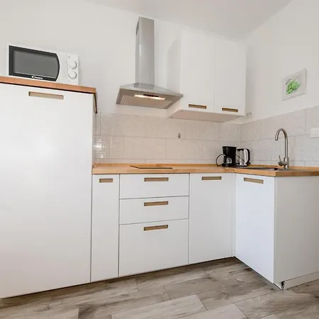 Apartments Tartuga Rab Town