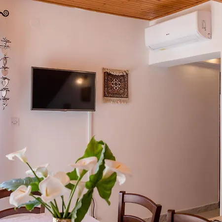 Apartments Tartuga * Rab Town