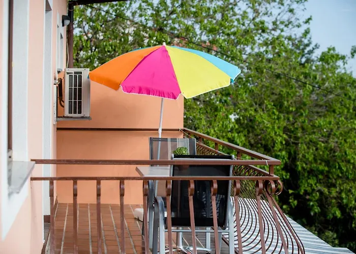 Apartments Tartuga * Rab Town