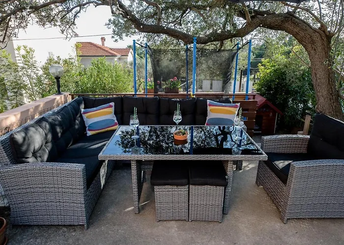 Apartments Tartuga Rab Town