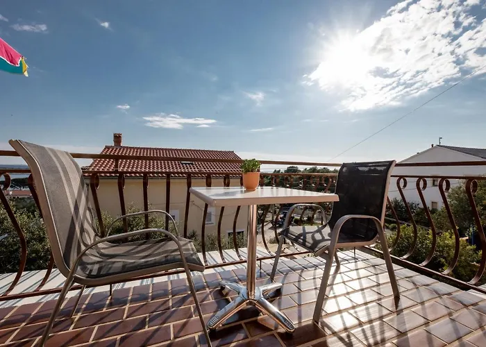 Apartments Tartuga Rab Town