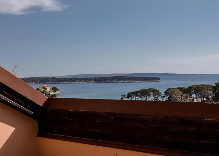 Apartments Tartuga * Rab Town